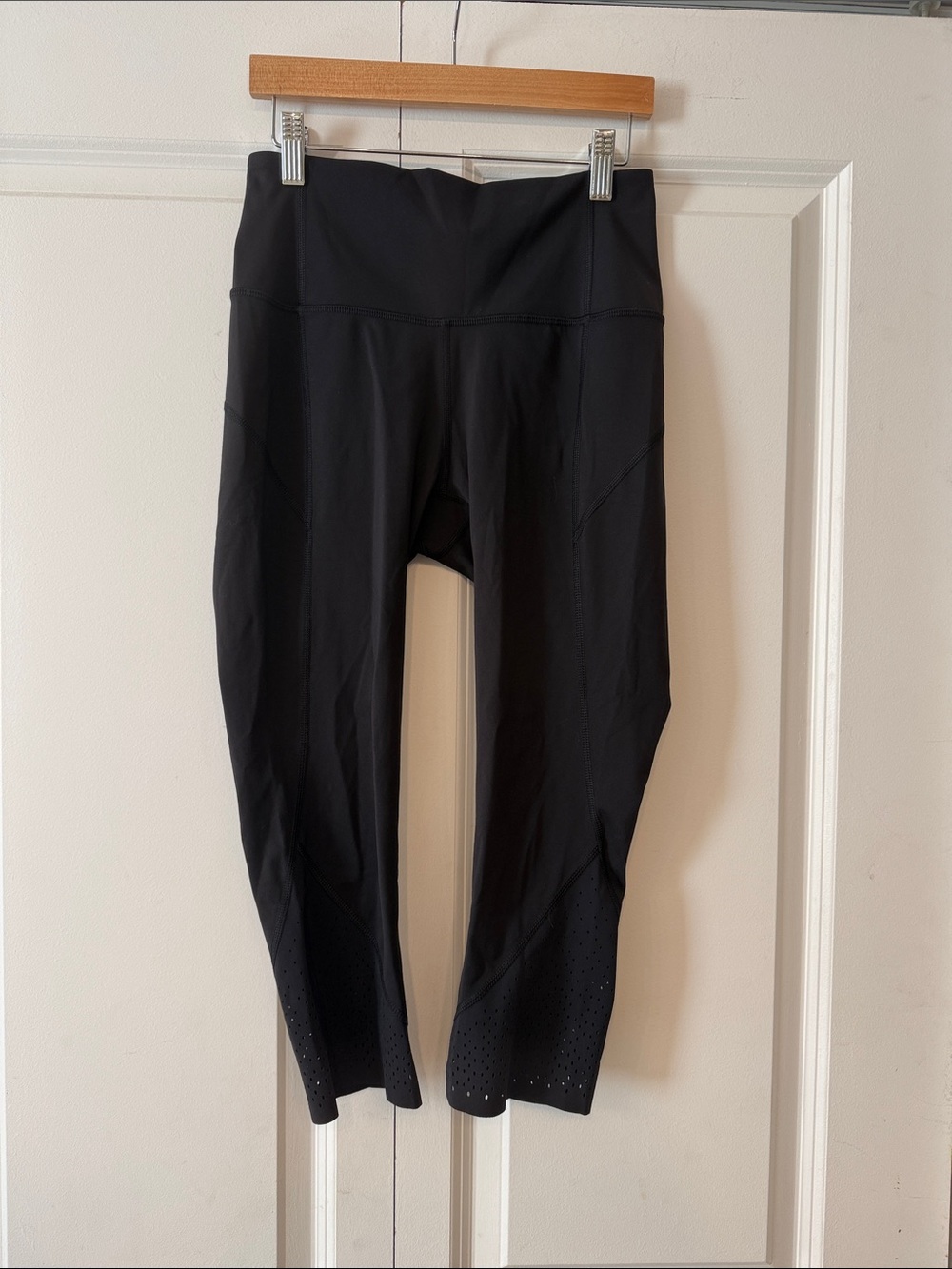 lululemon athletica women’s Black Capri Leggings with Perforated Hem